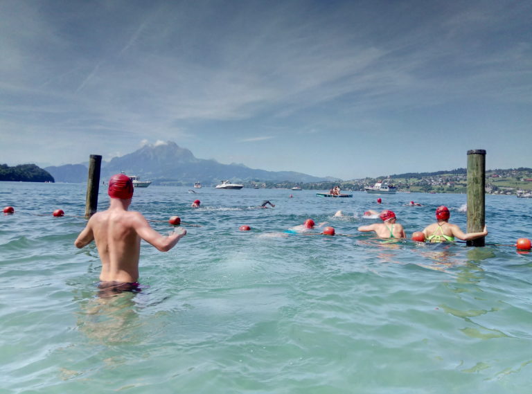 Anmeldung zur 40. Seeüberquerung Greppen-Merlischachen bis 10.30 Uhr möglich – SCHWIMMEN FINDET STATT