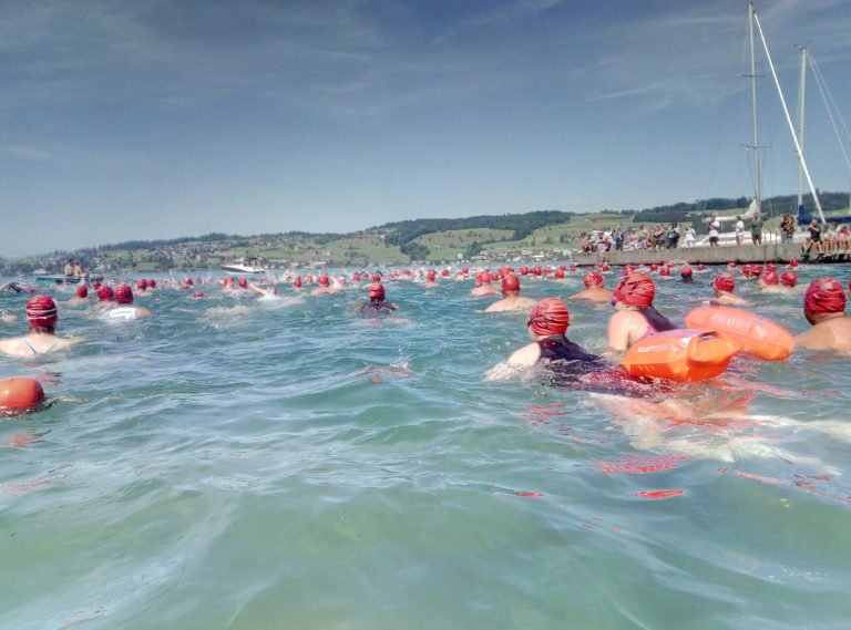 1. August Feier mit Schwimmen in Merlischachen