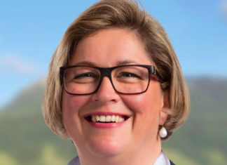 Sibylle Hofer im 2. Wahlgang in den Bezirksrat gewählt