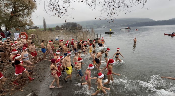 Bilder vom 31. Samichlaus-Schwimmen Merlischachen