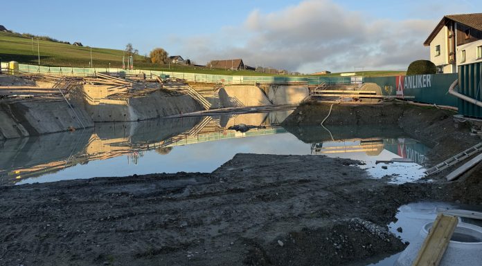 Neues Freibad mit integriertem Hallenbad für den Bezirk Küssnacht – Eröffnung 2026!