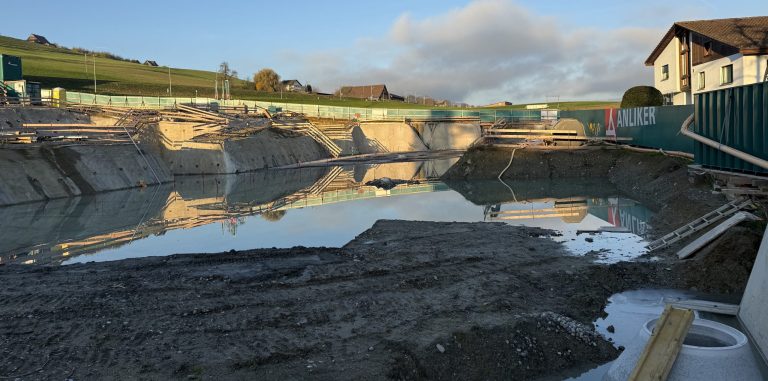 Neues Freibad mit integriertem Hallenbad für den Bezirk Küssnacht – Eröffnung 2026!