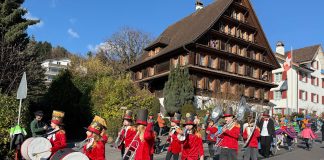 Bilder vom Kinderumzug Merlischachen