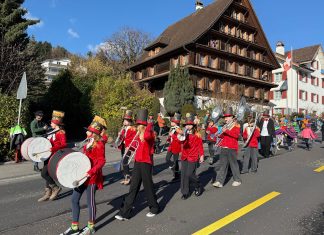 Bilder vom Kinderumzug Merlischachen