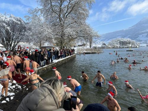 30. Samichlaus-Schwimmen Merlischachen 2023