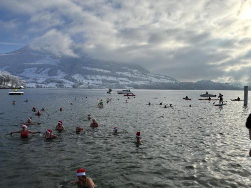 30. Samichlaus-Schwimmen Merlischachen 2023